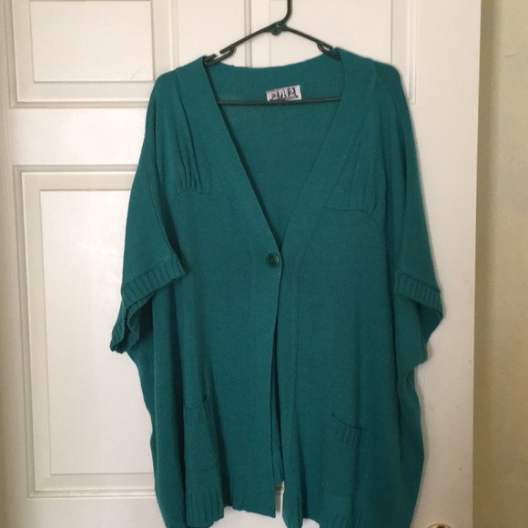 212 Collection Sweaters - Christmas green one button